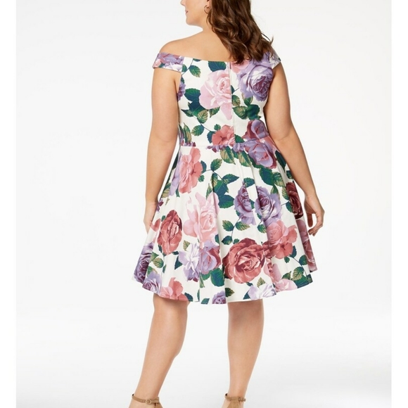 City Studio dress - Picture 2 of 5